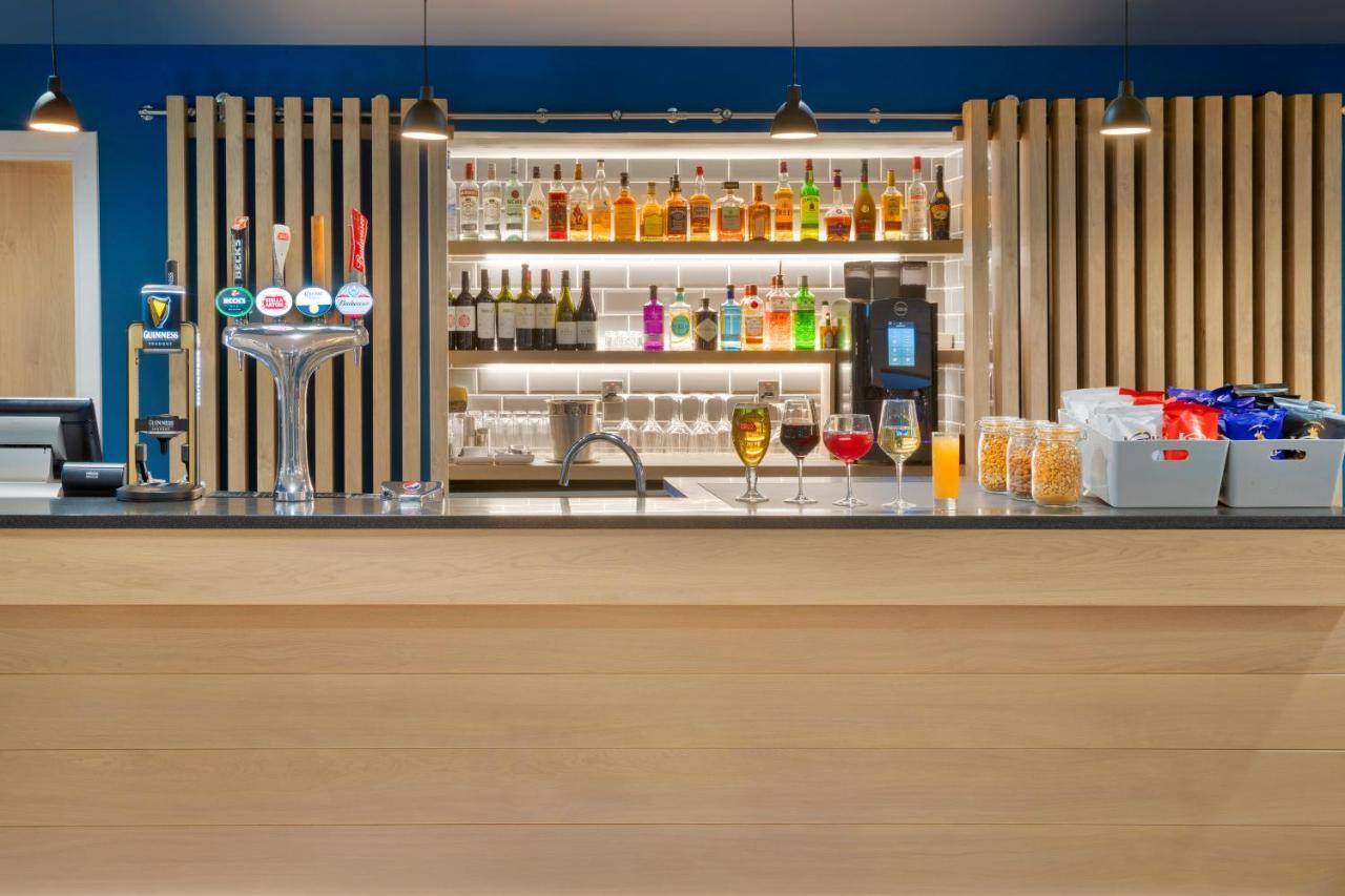 Holiday Inn Express Cambridge West - Cambourne By Ihg מראה חיצוני תמונה